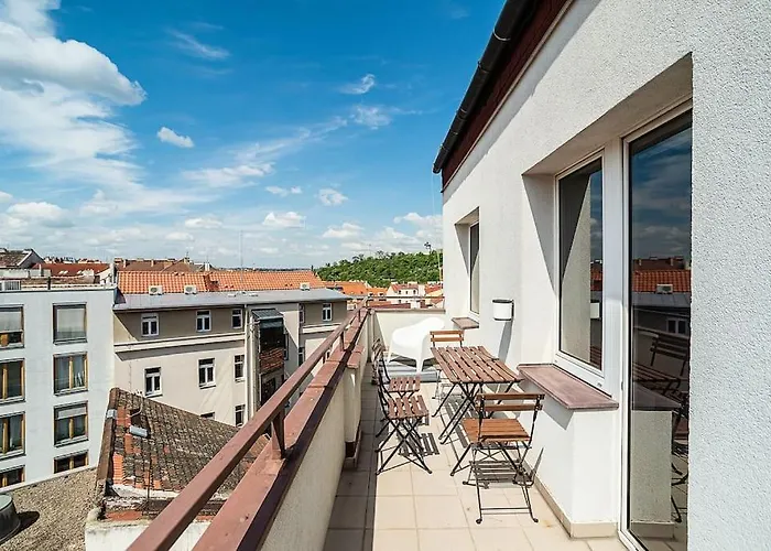 Apartman Bright 2 Bed With Big Terrace By Tram