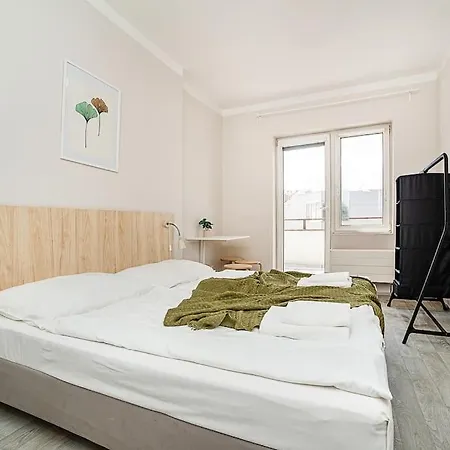 Bright 2 Bed With Big Terrace By Tram