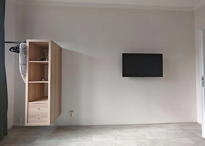 Bright 2 Bed With Big Terrace By Tram * Prag
