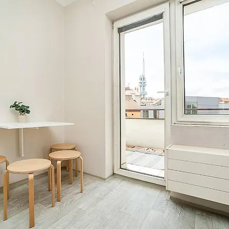 Bright 2 Bed With Big Terrace By Tram * Prague