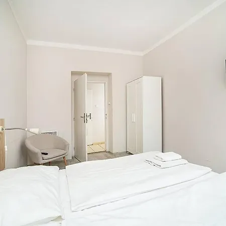 Bright 2 Bed With Big Terrace By Tram * Prague