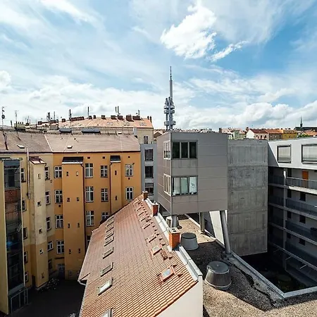 Bright 2 Bed With Big Terrace By Tram Appartement