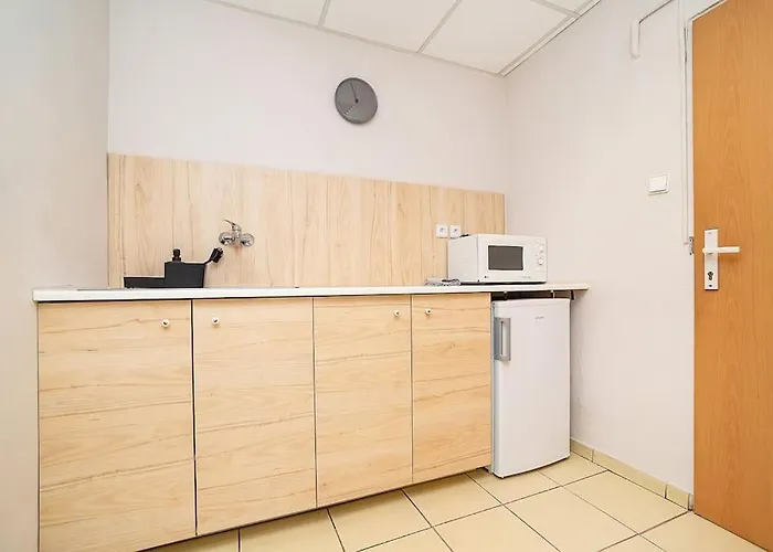 Bright 2 Bed With Big Terrace By Tram